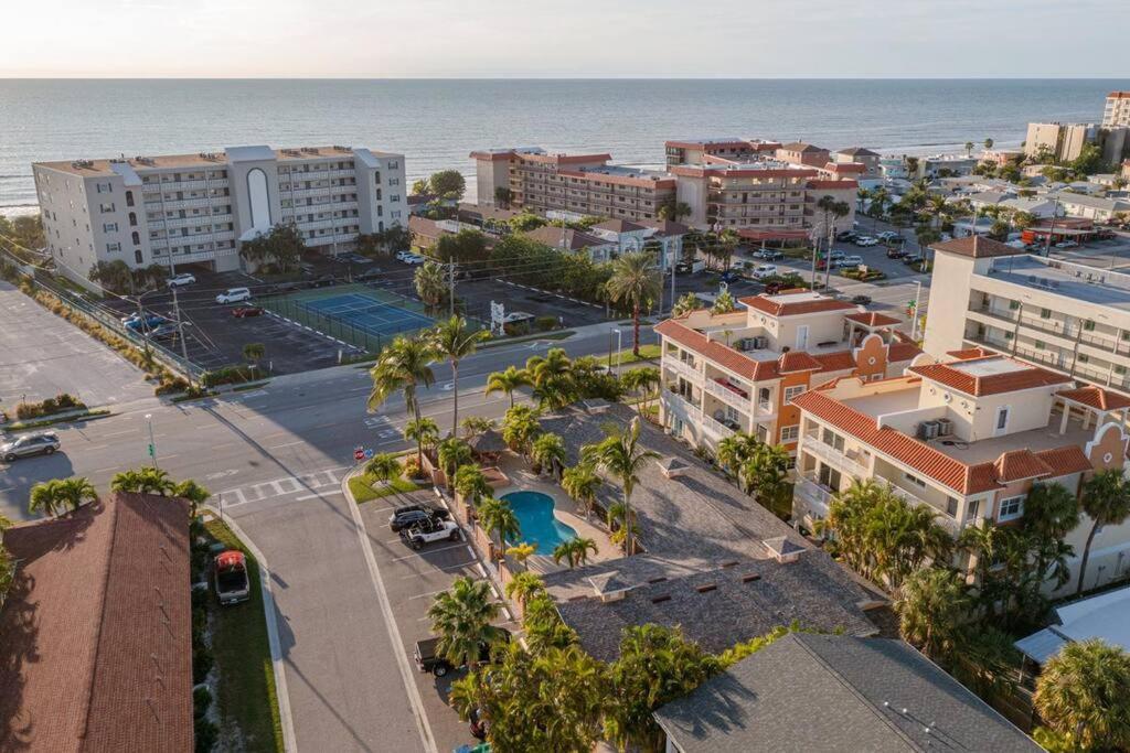Walk To The Beach And Restaurants! - Coconut Villa'S Suite 2 St. Pete Beach Luaran gambar