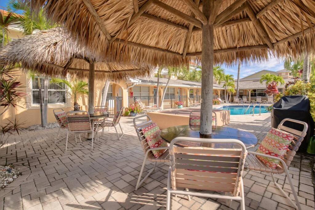 Walk To The Beach And Restaurants! - Coconut Villa'S Suite 2 St. Pete Beach Luaran gambar