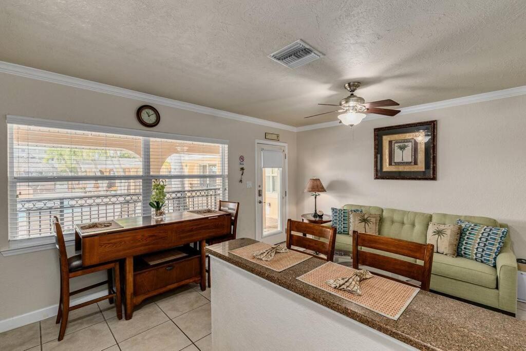 Walk To The Beach And Restaurants! - Coconut Villa'S Suite 2 St. Pete Beach Luaran gambar